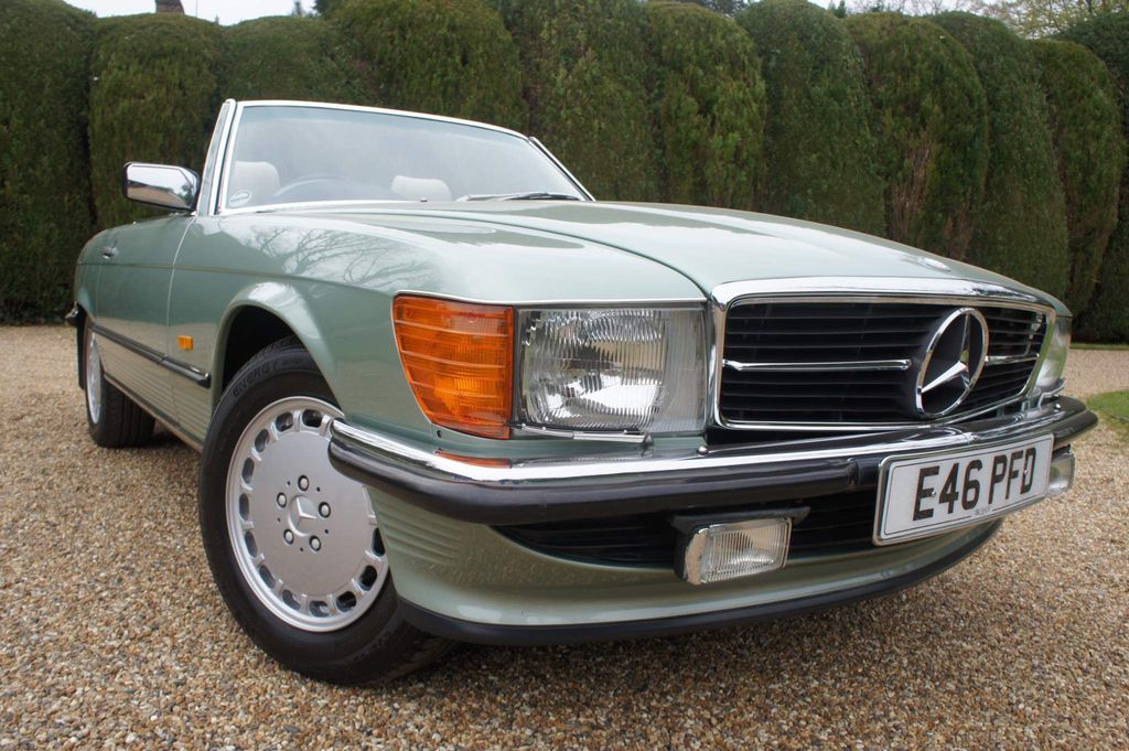 MERCEDES-BENZ SL420 CONVERTIBLE (1988)