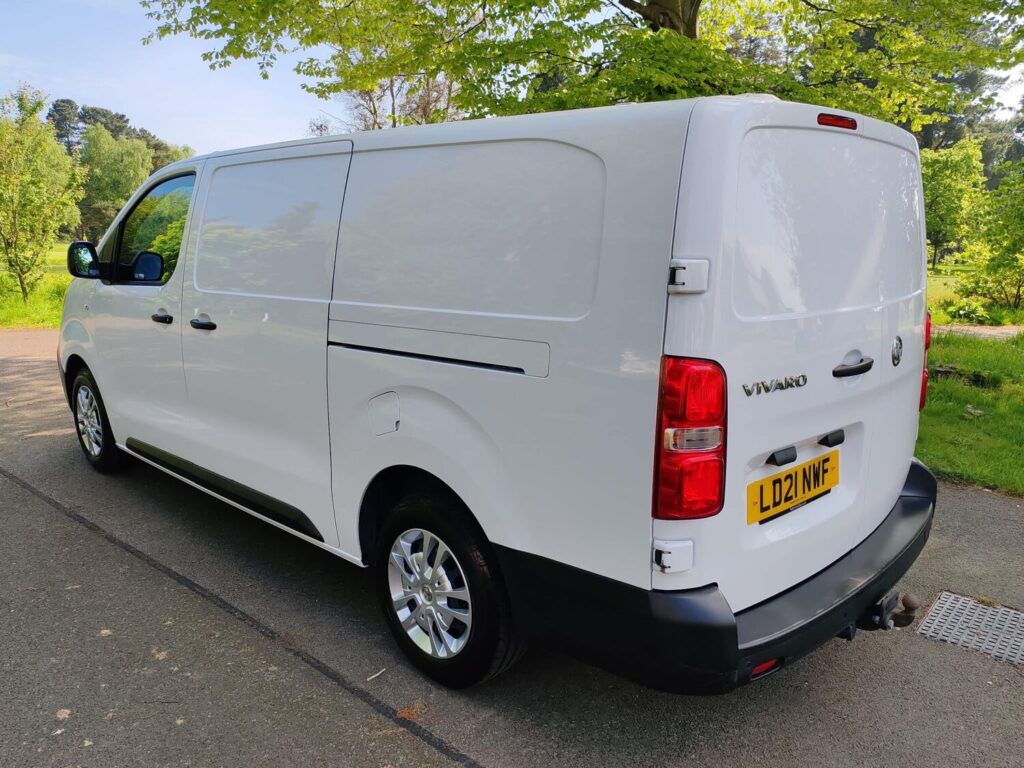 VAUXHALL VIVARO (2021/21)